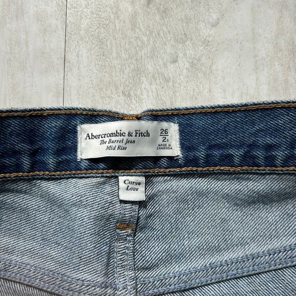 Abercrombie & Fitch Curve Love Barrel Jeans Medium Wash Denim Size 26 Mid Rise - Picture 8 of 10